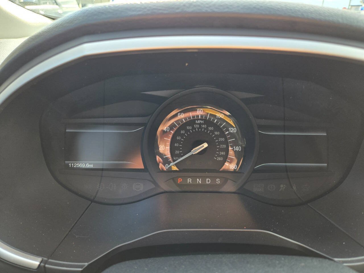 Used 2016 Ford Edge SEL w/ Equipment Group 201A FWD image 3