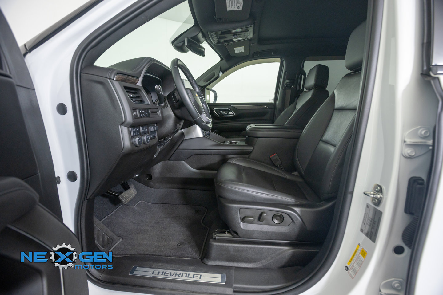 Used 2023 Chevrolet Tahoe Z71 w/ Max Trailering Package AWD/4WD image 12