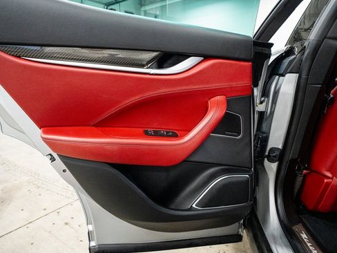 Used 2018 Maserati Levante S GranSport image 57