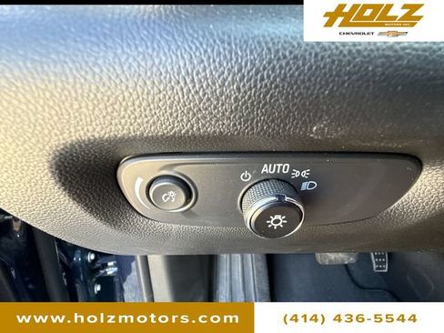 Certified 2023 Chevrolet Traverse LT w/ Midnight/Sport Edition AWD/4WD image 17
