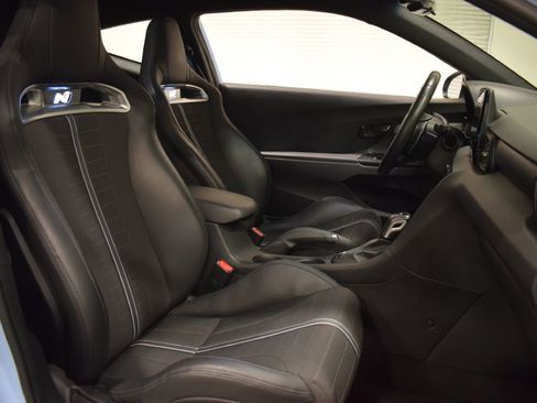 Used 2021 Hyundai Veloster N image 19