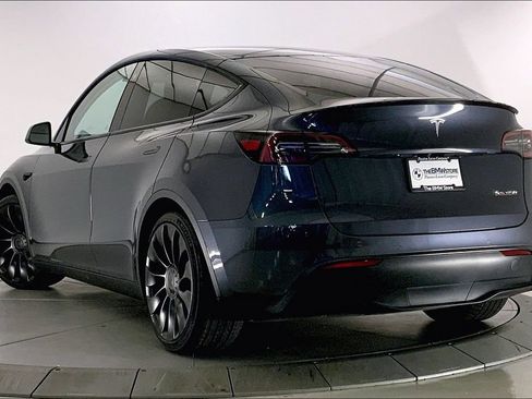Used 2022 Tesla Model Y Performance AWD/4WD image 9