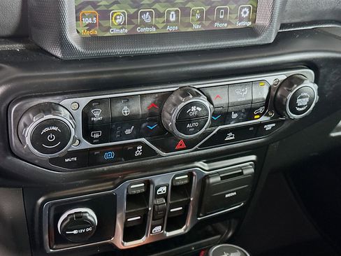 Used 2022 Jeep Wrangler Sahara w/ Cold Weather Group image 24