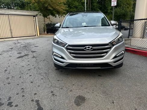 Used 2018 Hyundai Tucson Limited w/ Ultimate Package 02 FWD image 2