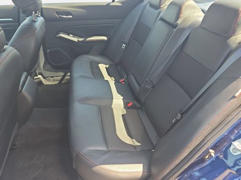 Used 2024 Nissan Altima 2.5 SR FWD image 13