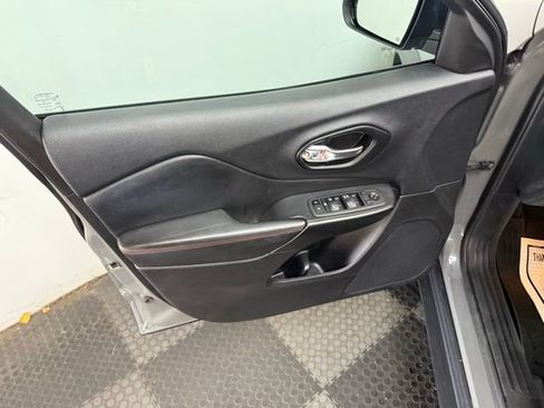 Certified 2022 Jeep Cherokee Trailhawk w/ Technology Group B image 20