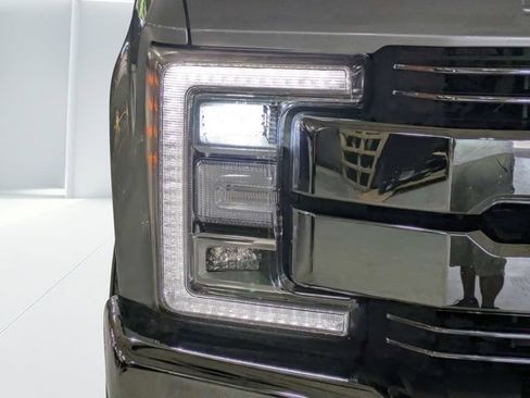 Used 2019 Ford F250 Lariat w/ Lariat Ultimate Package AWD/4WD image 9