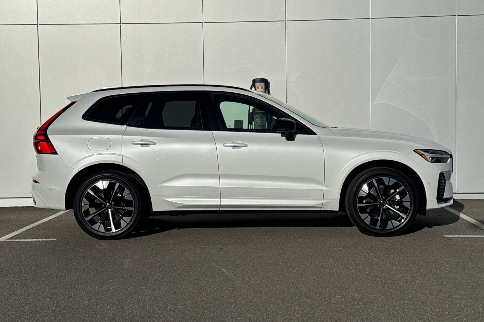 Used 2026 Volvo XC60 B5 Plus w/ Protection Package Premier AWD/4WD image 6