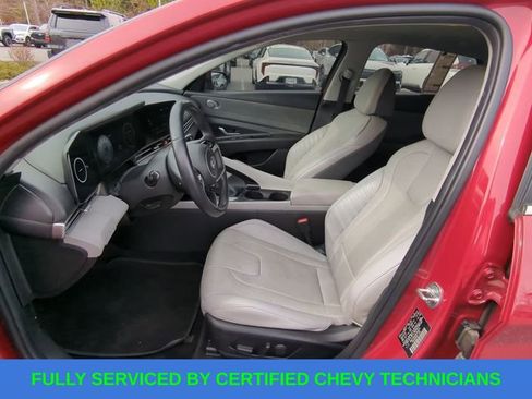 Used 2022 Hyundai Elantra Limited image 23