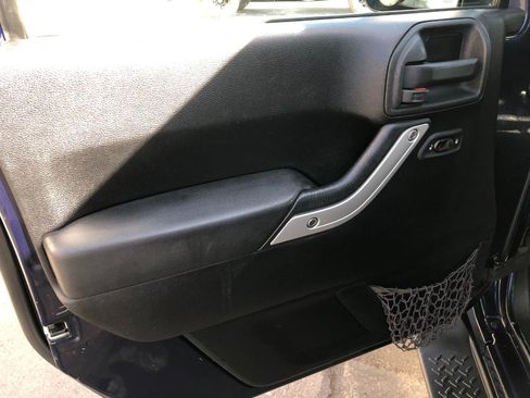 Used 2013 Jeep Wrangler Unlimited Sahara w/ Trailer Tow Group AWD/4WD image 21