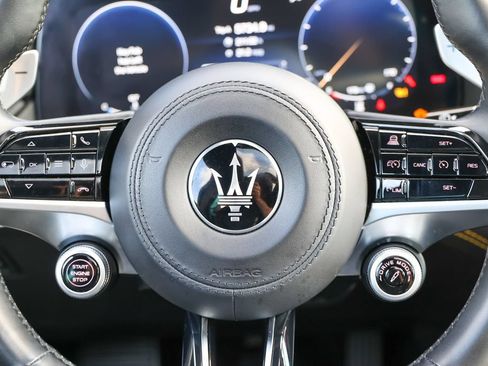 Used 2023 Maserati Grecale Modena AWD/4WD image 8
