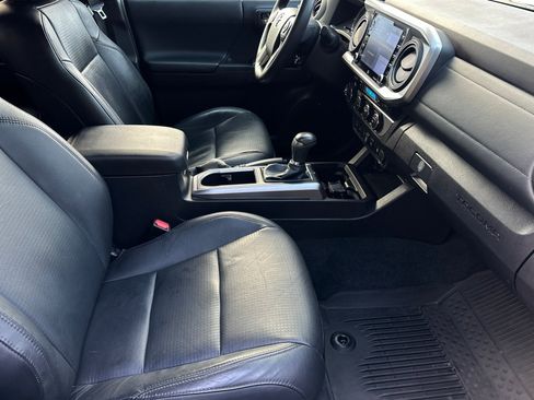 Used 2023 Toyota Tacoma Limited image 15