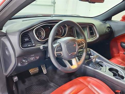 Used 2015 Dodge Challenger R/T Plus RWD image 10