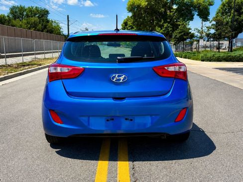 Used 2017 Hyundai Elantra GT FWD image 4