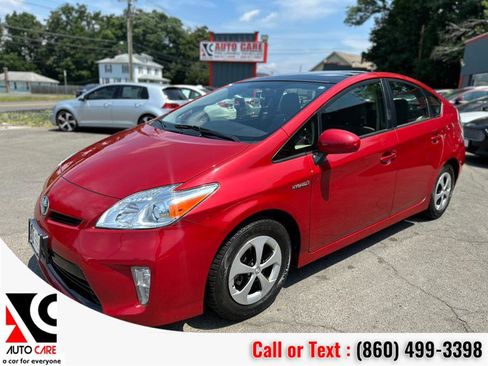 Used 2015 Toyota Prius Three image 3