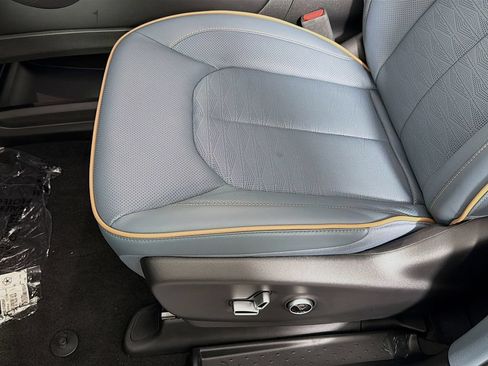 New 2027 Chrysler Pacifica Pinnacle w/ Theater Group AWD/4WD image 20