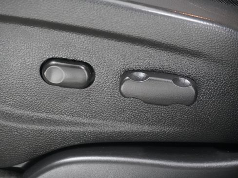 Used 2015 Buick Encore Convenience image 13