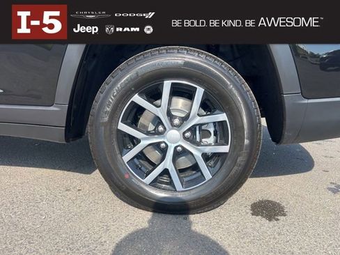 New 2025 Jeep Grand Cherokee L Limited w/ Luxury Tech Group II image 5