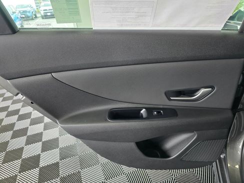 New 2026 Hyundai Elantra Limited image 36