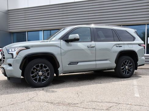 Used 2024 Toyota Sequoia Platinum image 2