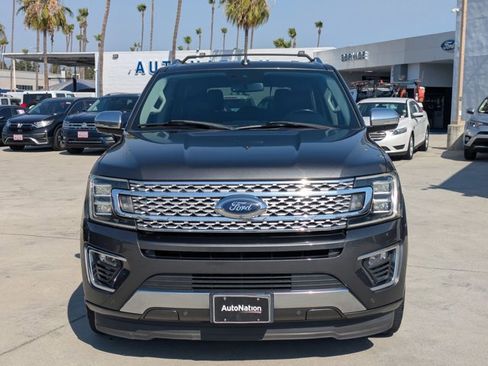 Used 2018 Ford Expedition Platinum RWD image 2