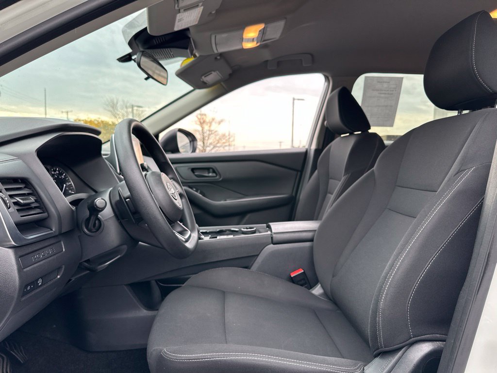 Used 2024 Nissan Rogue S AWD/4WD image 38