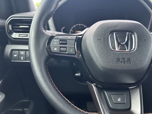 Certified 2025 Honda Pilot TrailSport image 18