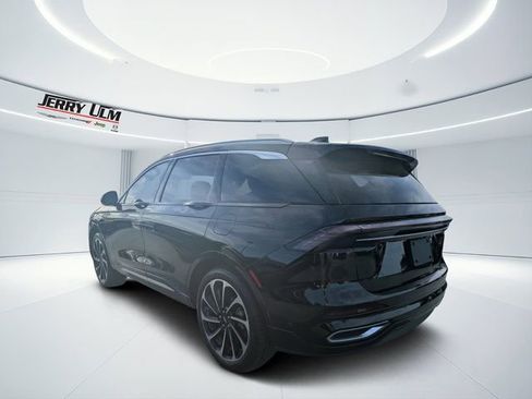 Used 2024 Lincoln Nautilus Black Label image 5