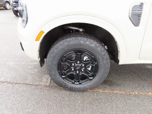 New 2025 Ford Ranger Lariat w/ FX4 Off-Road Package image 7