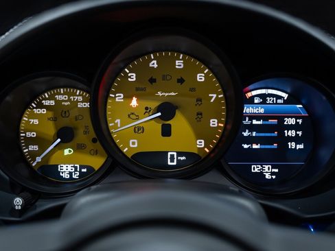 Used 2020 Porsche 718 Boxster Spyder RWD image 20