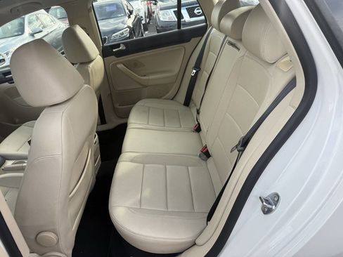 Used 2013 Volkswagen Jetta SE image 8