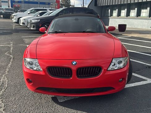Used 2005 BMW Z4 2.5i image 8