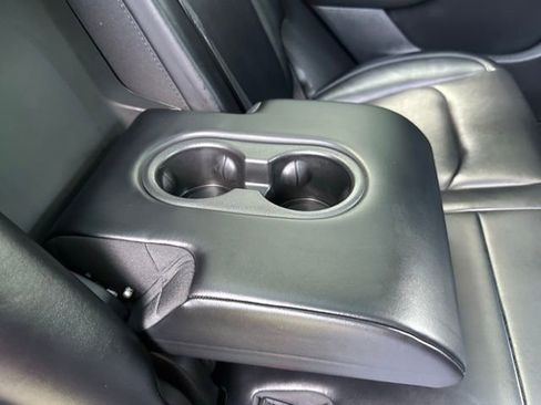 Used 2022 Tesla Model Y Long Range AWD/4WD image 29