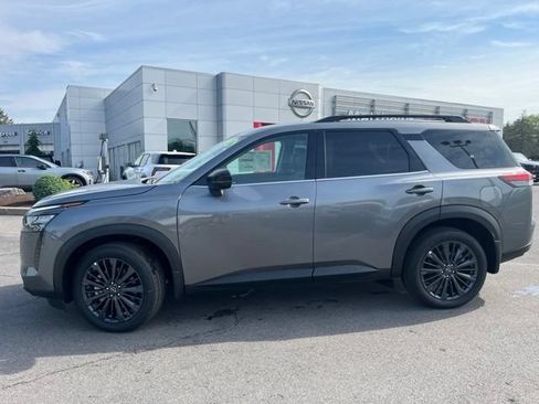 New 2026 Nissan Pathfinder SL w/ SL Premium Package AWD/4WD image 2