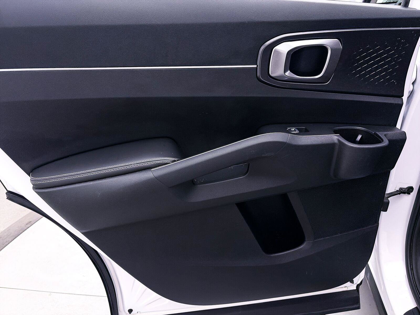 Used 2022 Kia Sorento LX FWD image 26