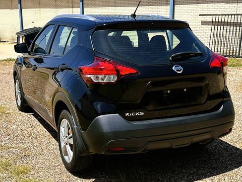 Used 2019 Nissan Kicks S FWD image 7