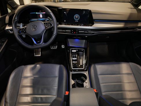 Used 2024 Volkswagen Golf R image 6