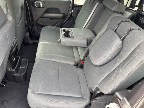 Used 2025 Jeep Wrangler Unlimited Sahara w/ Safety Group AWD/4WD image 22