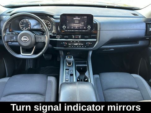 Used 2023 Nissan Pathfinder SV image 11