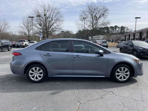 Used 2023 Toyota Corolla LE image 6