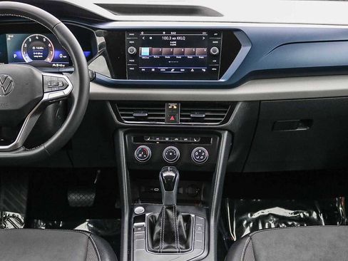 Used 2022 Volkswagen Taos SE image 13