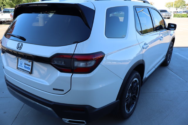 New 2026 Honda Pilot Touring image 6