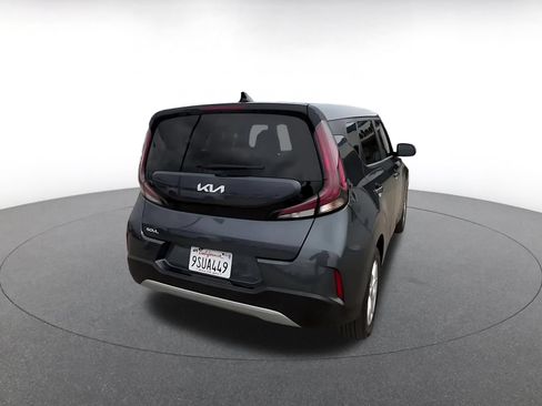 Used 2025 Kia Soul LX w/ LX Technology Package FWD image 15