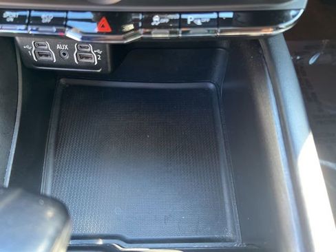 Used 2022 Dodge Durango SXT image 35