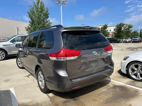 Used 2012 Toyota Sienna LE FWD image 5