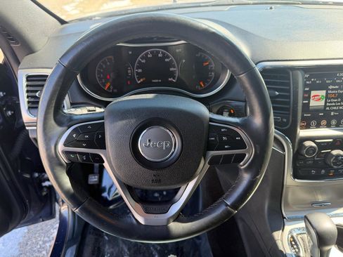 Used 2018 Jeep Grand Cherokee Limited image 17