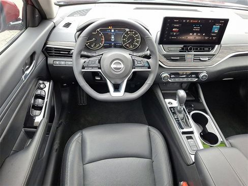 Used 2024 Nissan Altima 2.5 SL image 12