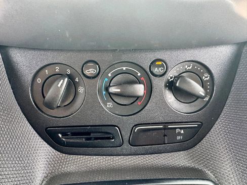 Used 2015 Ford Transit Connect XL image 17
