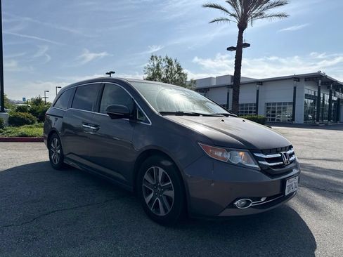 Used 2014 Honda Odyssey Touring image 3