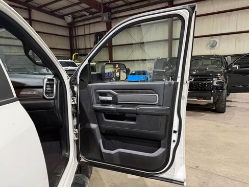 Used 2021 RAM 2500 Big Horn w/ Level 1 Equipment Group AWD/4WD image 23